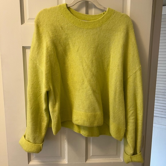 Neon green wool & other stories sweater! - Picture 2 of 5